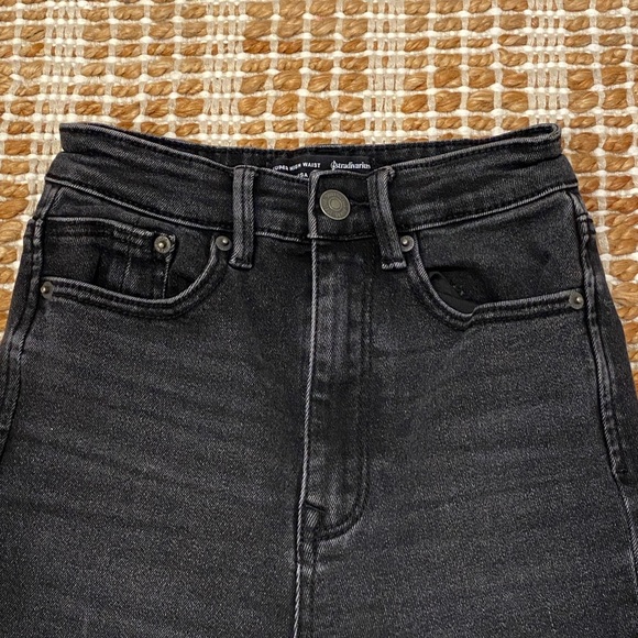 Stradivarius Super High Waisted Skinny Jean with Rip in Black - Picture 6 of 13